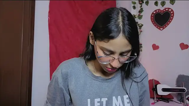 PaulaCutexs online show from 05.31.26