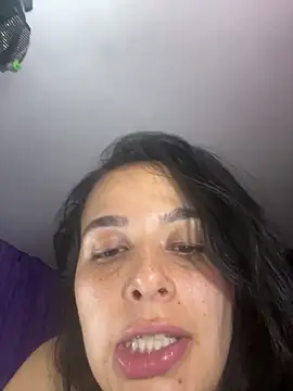 leila moretti online show from 04.25.26