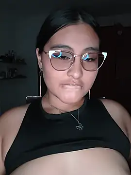 LaylaZurek  online show from 06.24.26