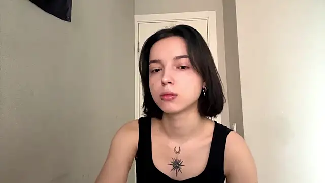 Snapshot of KateMiragee chatting on 03.27.26 KateMiragee online show from 03.27.26