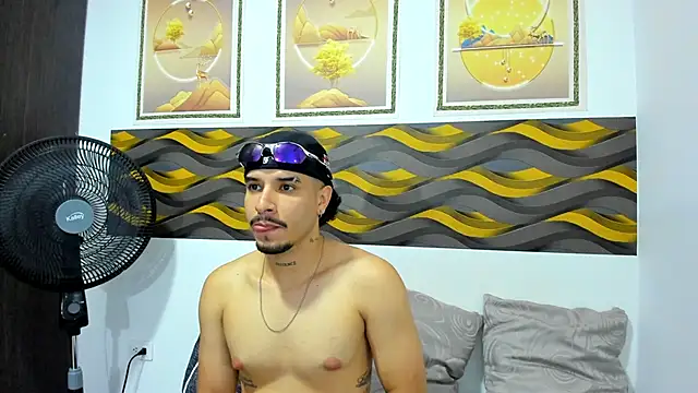 Leon Hotx online show from 04.28.26