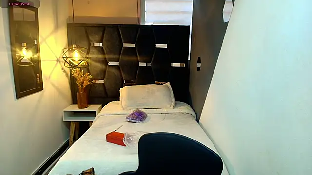 Keyla Brunette  online show from 04.27.26