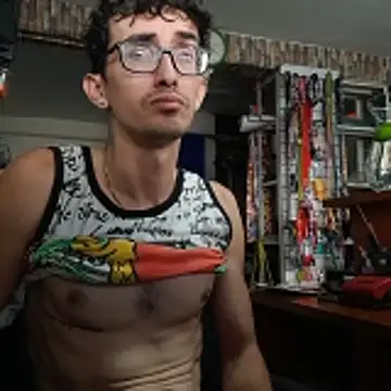 Snapshot of jhosuamoore chatting on 04.30.26 jhosuamoore online show from 04.30.26