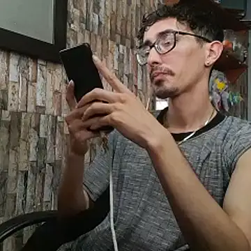 Snapshot of jhosuamoore chatting on 05.20.26 jhosuamoore online show from 05.20.26