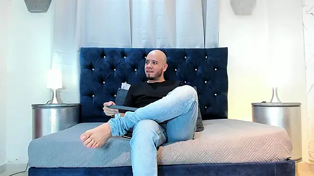 Snapshot of Meduleo_ chatting on 03.23.26 Meduleo online show from 03.23.26