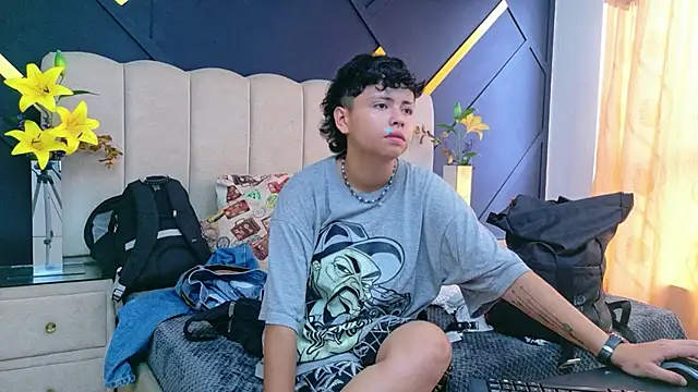 NikiEvanz online show from 04.29.26
