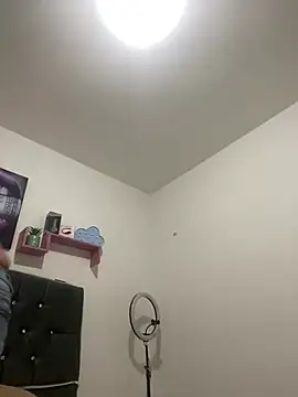 LINDA EF online show from 04.11.26