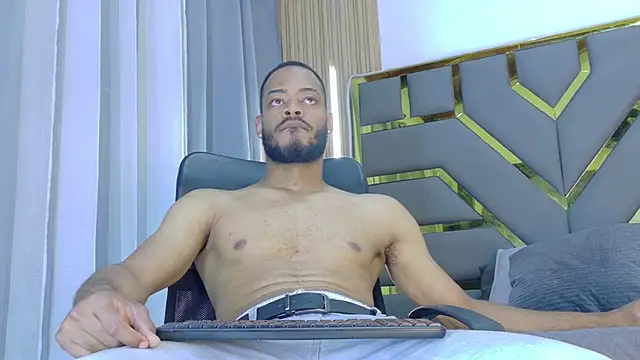 Oliver bigblack cock online show from 03.16.26