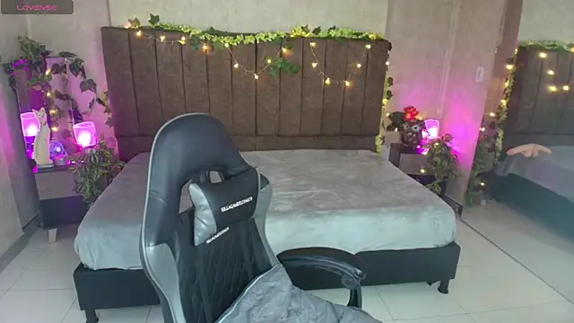 Julieth Caandy online show from 04.19.26