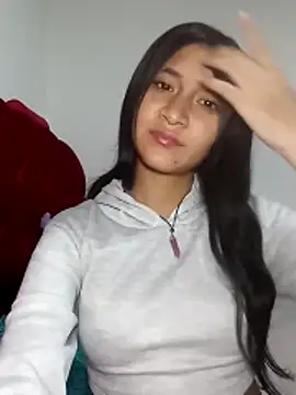 KarolaMendez online show from 05.17.26