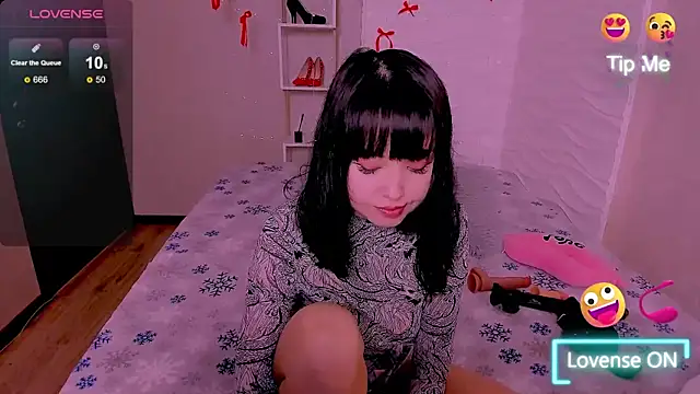 Snapshot of Akiko_Yun chatting on 04.23.26 Akiko Yun online show from 04.23.26