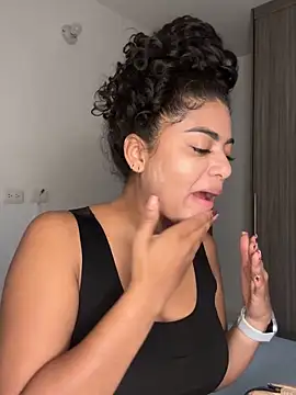 karlymonroe online show from 04.21.26