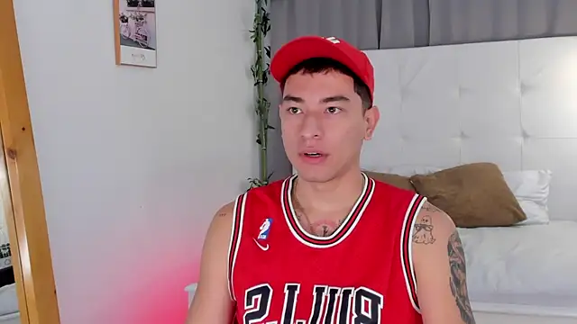 Thiago 2003  online show from 06.01.26