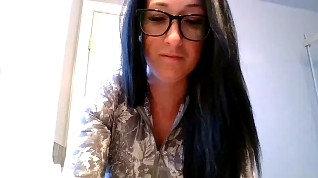 TheVictoriaWolf online show from 03.27.26