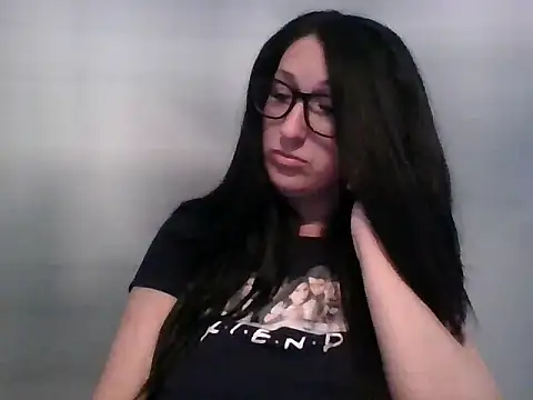 TheVictoriaWolf online show from 04.19.26