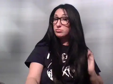 TheVictoriaWolf online show from 05.02.26