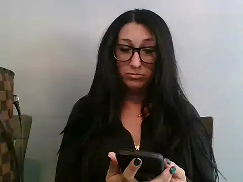 TheVictoriaWolf online show from 05.19.26