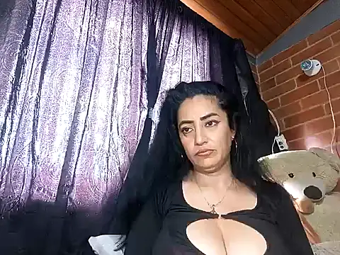 Snapshot of Alexandrina chatting on 01.19.25 Alexandrina online show from 01.19.25
