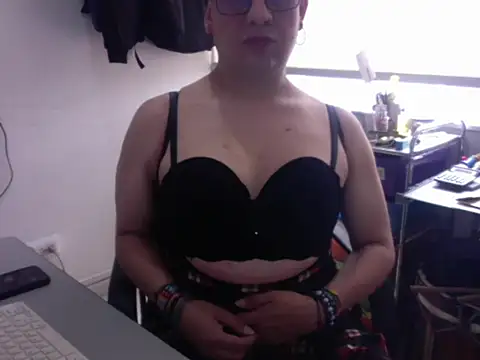 Snapshot of dayanadavid chatting on 05.04.26 dayanadavid online show from 05.04.26