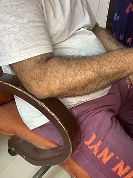 Snapshot of urb0nd chatting on 03.31.26 urb0nd online show from 03.31.26