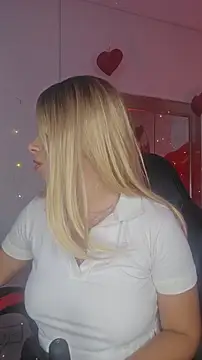 Snapshot of Im__sophie chatting on 03.18.26 Im sophie online show from 03.18.26