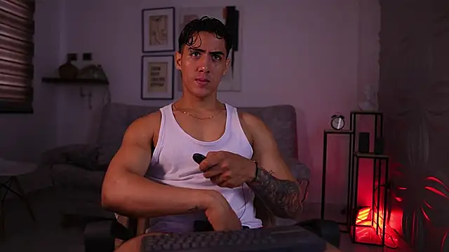 Tayler Cross  online show from 04.07.26