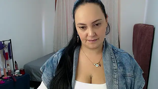 Snapshot of Veroniicabbw_ chatting on 07.11.26 Veroniicabbw online show from 07.11.26