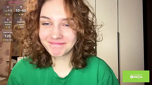 Snapshot of SamellaFlugum chatting on 03.16.26 SamellaFlugum online show from 03.16.26