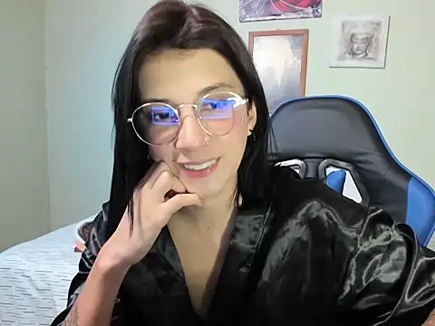 EvelinSerrato444 online show from 04.17.26