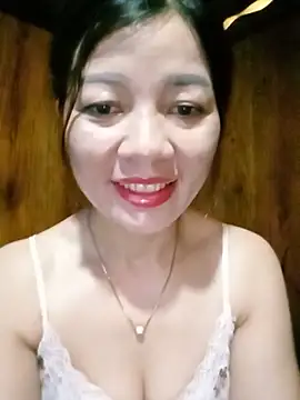 Yiyi102300 online show from 06.25.26