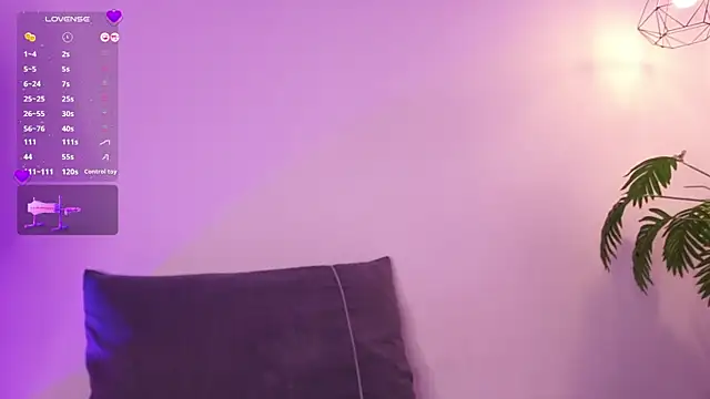 EmmaLopez11 online show from 04.29.26