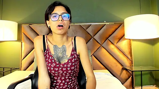 Snapshot of Emily_Lopera chatting on 06.20.26 Emily Lopera online show from 06.20.26