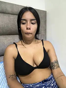 Snapshot of valu25 chatting on 03.22.26 valu25 online show from 03.22.26