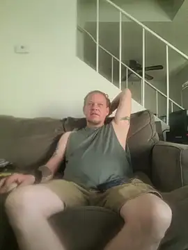 Snapshot of yourMasterisBored chatting on 06.17.26 yourMasterisBored online show from 06.17.26