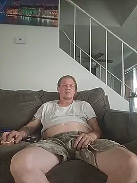 Snapshot of yourMasterisBored chatting on 07.28.26 yourMasterisBored online show from 07.28.26