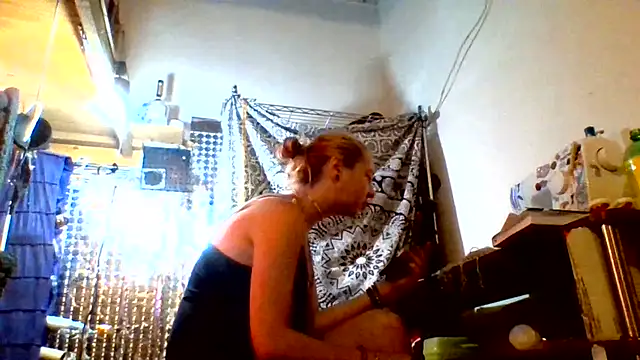 Snapshot of Ambionce chatting on 08.03.26 Ambionce online show from 08.03.26