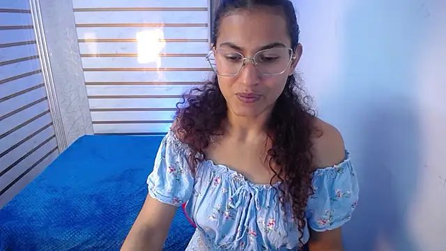 Snapshot of kiara_valmont chatting on 03.14.26 kiara valmont online show from 03.14.26