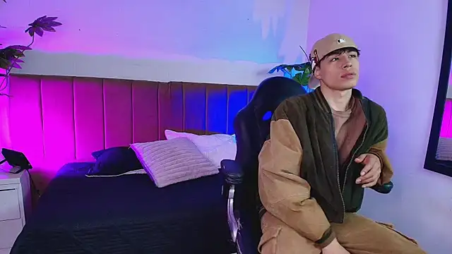 Andreew Style online show from 04.25.26