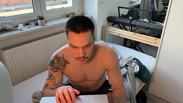 Snapshot of rommmika chatting on 04.08.26 rommmika online show from 04.08.26