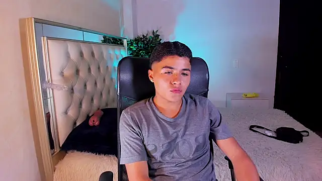 Liam Dustin online show from 06.04.26