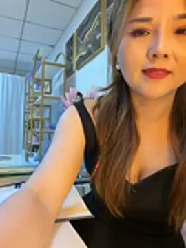 Snapshot of Xiaoxiao-y chatting on 06.18.26 Xiaoxiao-y online show from 06.18.26