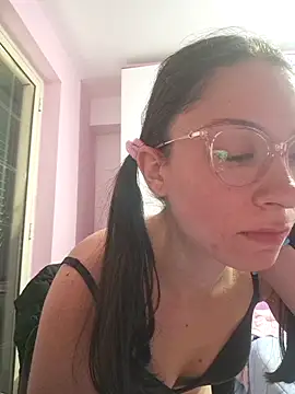 Snapshot of Vivianamado chatting on 03.14.26 Vivianamado online show from 03.14.26