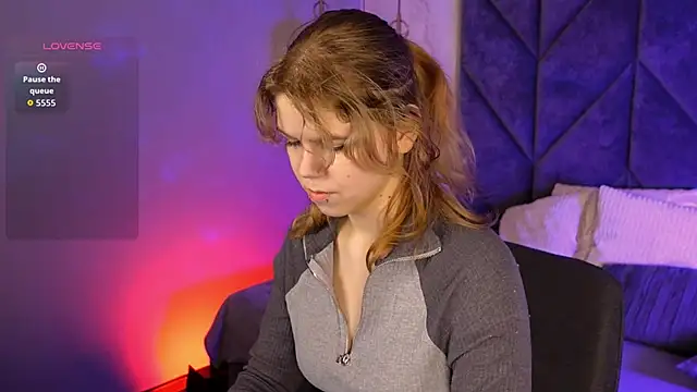 Snapshot of ElizabethVane chatting on 03.27.26 ElizabethVane online show from 03.27.26