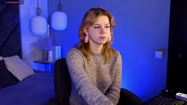 Snapshot of ElizabethVane chatting on 03.31.26 ElizabethVane online show from 03.31.26