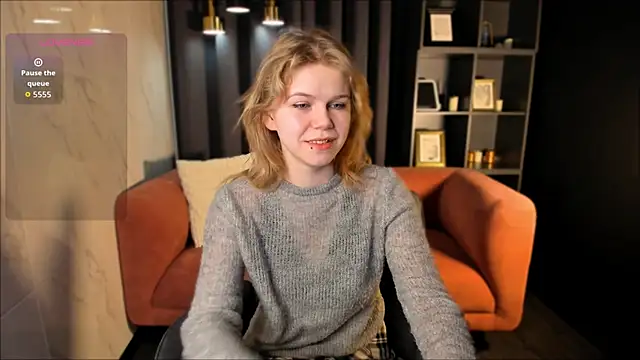 Snapshot of ElizabethVane chatting on 04.11.26 ElizabethVane online show from 04.11.26