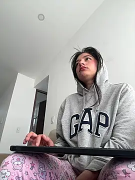 KittyFeet1 online show from 04.30.26