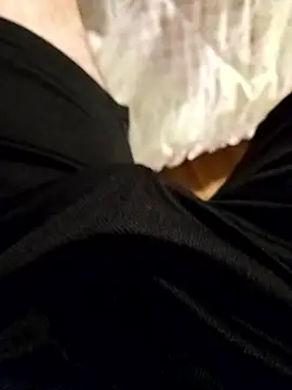 kiwi-strip online show from 03.18.26