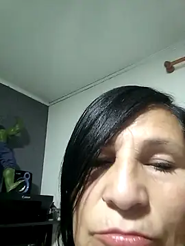 Ladygreeneyes online show from 04.23.26