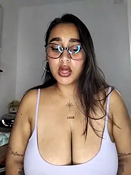 Mia skyy18 online show from 05.06.26