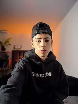 SebastianReed  online show from 04.03.26